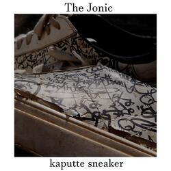 kaputte sneaker