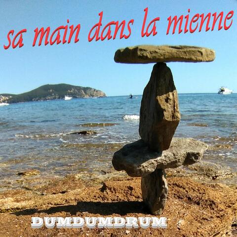 SA MAIN DANS LA MIENNE