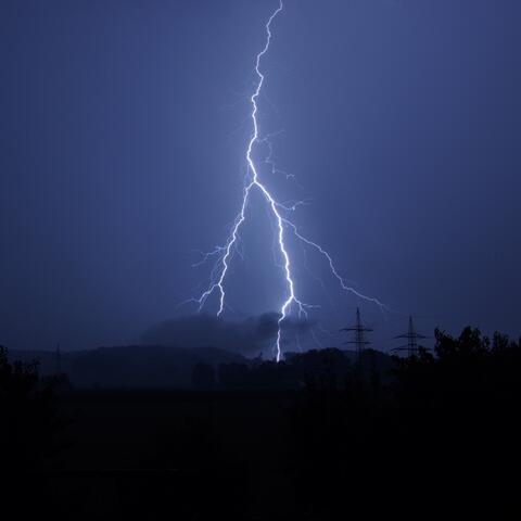 THUNDA