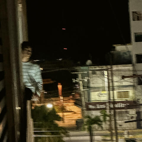 SI NO ME VES ME ESCUCHAS