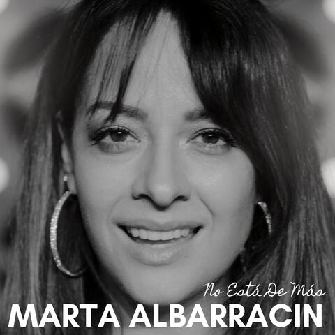 No Está De Más