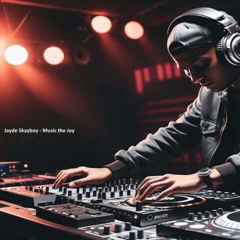 Deep House - White vs Black