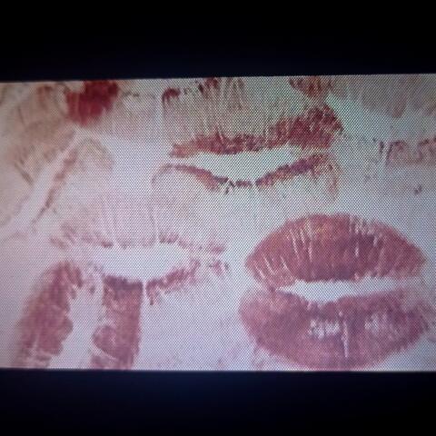 eye kisses