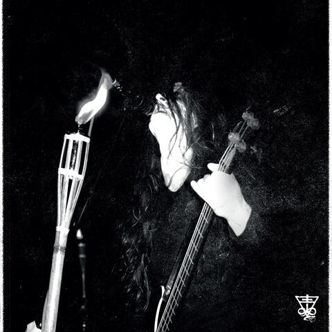 Praise the Kaos (Live in Bitterfeld 2001)