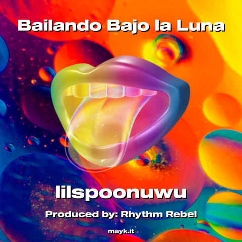 Bailando Bajo la Luna