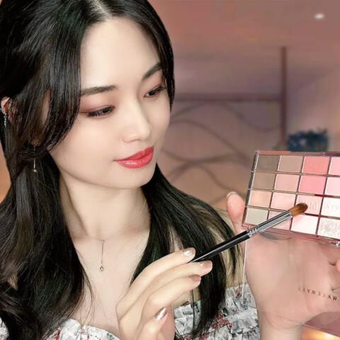 Makeup Artist Does Your Korean Spring Makeup