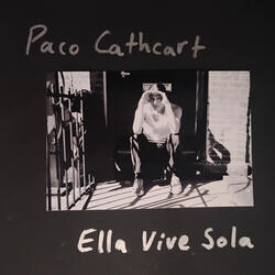 Ella Vive Sola