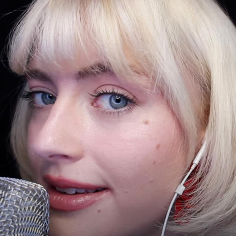 Relaxing ASMR in Swedish