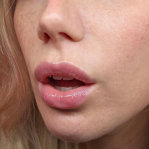 ASMR | Close-up Gentle Slow Mouth sounds & Breathy Whispers