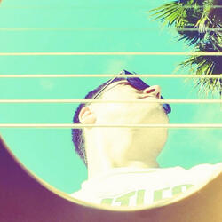 De Dentro de um Violão