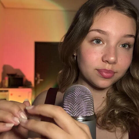 ASMR | Tingly Nail Tapping and Whispering!