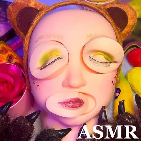 Makeup on Mannequin but it's a bit strange