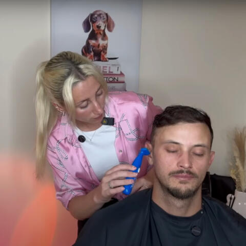 ASMR – Barber Experience (Haircut, Razor Shave & Hair Wash)