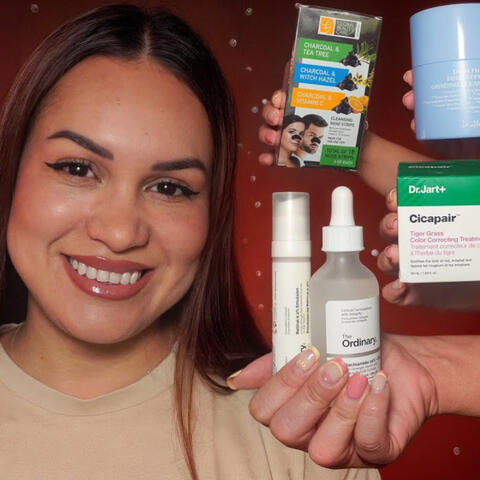 ASMR Tienda de Skincare, Vendedora Amable Te Muestra Muchos Productos