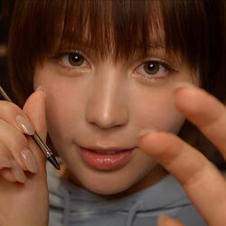 Tingly Nail & Camera Tapping