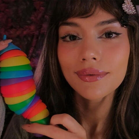 ASMR Seni Uyutmamak İçin Dikkatini Dağıtıyorum