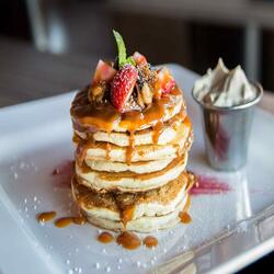 Simplistic Moods for Fusion Dining