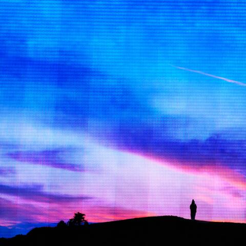 Sonic Waves Under the Aurora