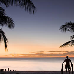 渔家姑娘在海边