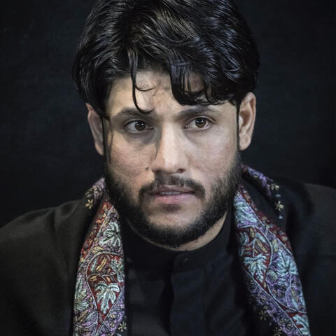 باب من جذوع