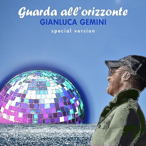 Guarda all'orizzonte