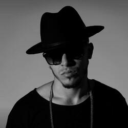 Sensata (feat. Xzavier)