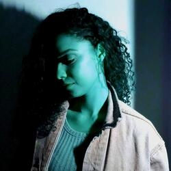 Lights Low (feat. Naes London)