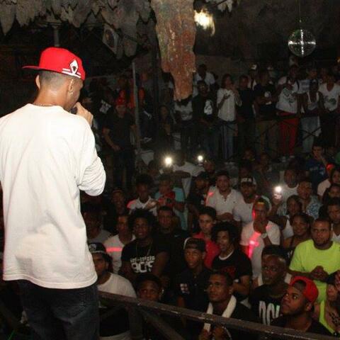El Escenario (feat. Silvito el Libre & Makabro XII)