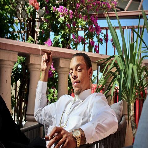 She Don't Wanna Be Loved