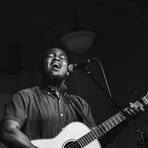 Live at Linneman's Riverwest Inn