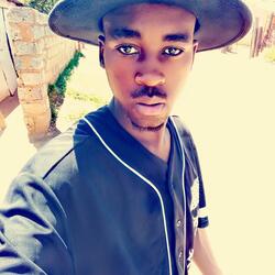 Iqom (feat. Ladygirl)