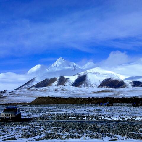 Geladaindong Peak of Tangula Mountains （landscape music）