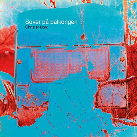 Sover på balkongen