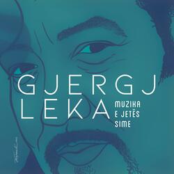 NË PARKUN QË MBULUAN FLETËT