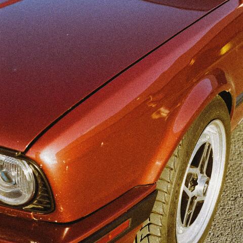 318i