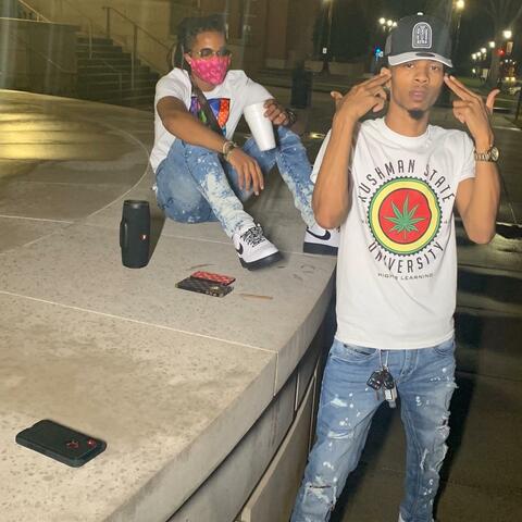 Mask on (feat. Trapmoney Ej)