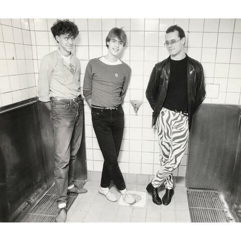 Vi fick betala 5 kronor i inträde till vår egen spelning...