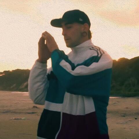 Distinto #5 (feat. Magguer)