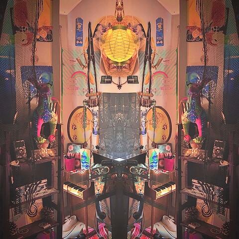 B O U N D L E S S
