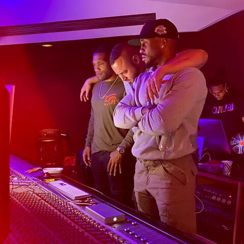 LeBron (feat. Raeliss)