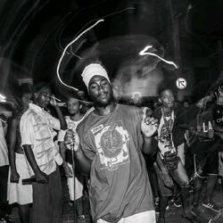 Eta Porra (feat. Vírus)