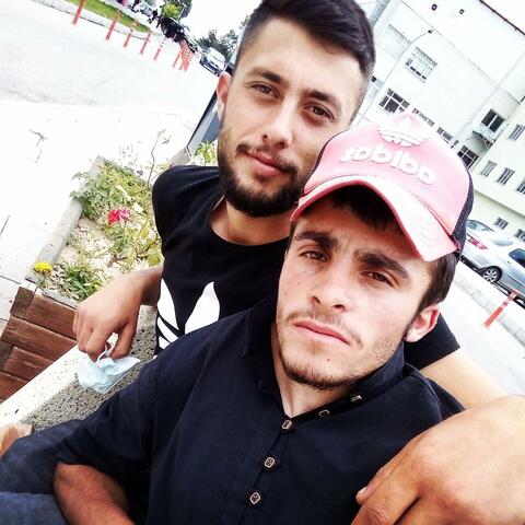 Beyazlar içinde sevdiğim