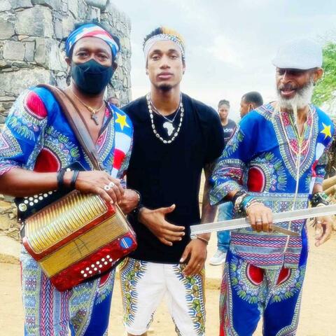 Moda Um Passaro (feat. Ferro Gaita)