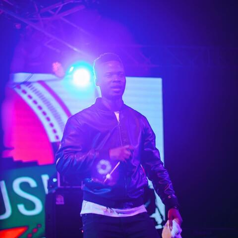 Bus ya Madolo (feat. Dette Flo, Chargie & Crispy Mw)