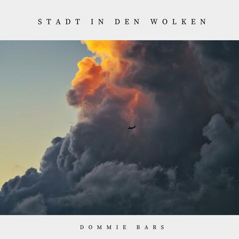 Stadt in den Wolken