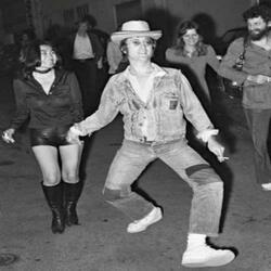Groovy (feat. Dooka Doncic)