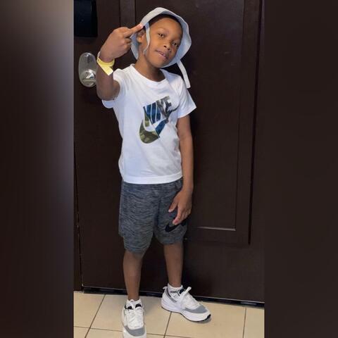 Khoochie Klub (feat. King Drae)