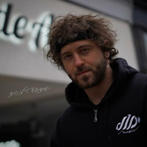 DON'T FADE (feat. Jake Breathe & Jillian Wisborg)