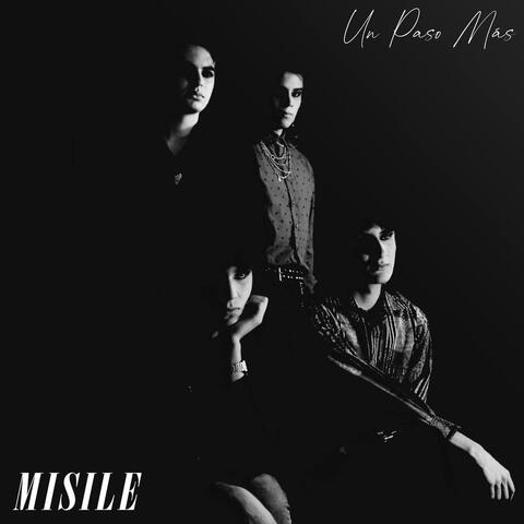 Un Paso Más