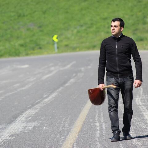 Ne Ay Belli Ne Yıl Belli